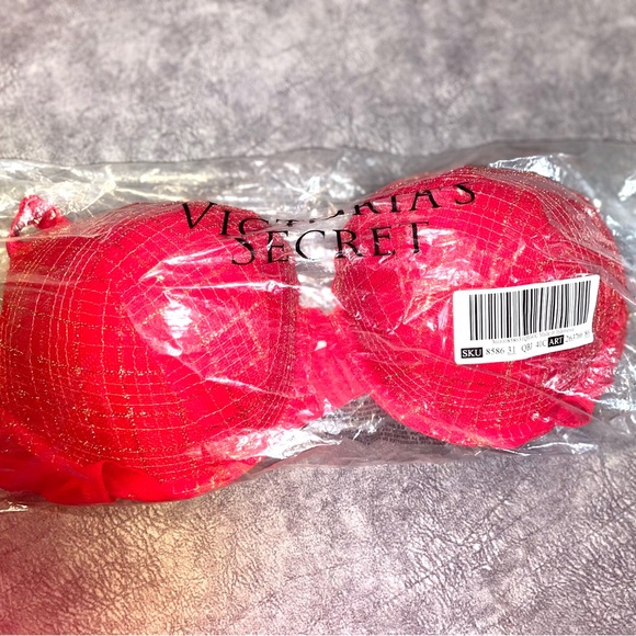 Victoria's Secret Vibrant Red Bra 40C underwire - Picture 1 of 1